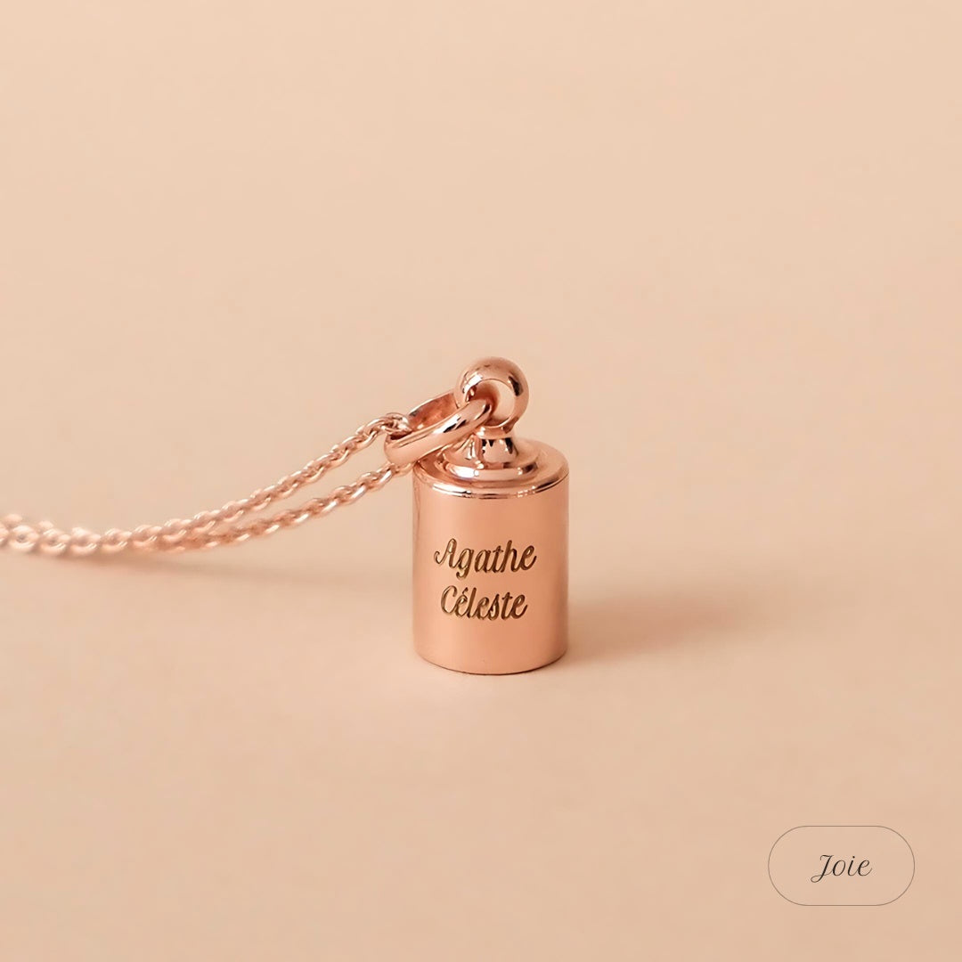 Rose Gold-plated necklace with Joie engraving